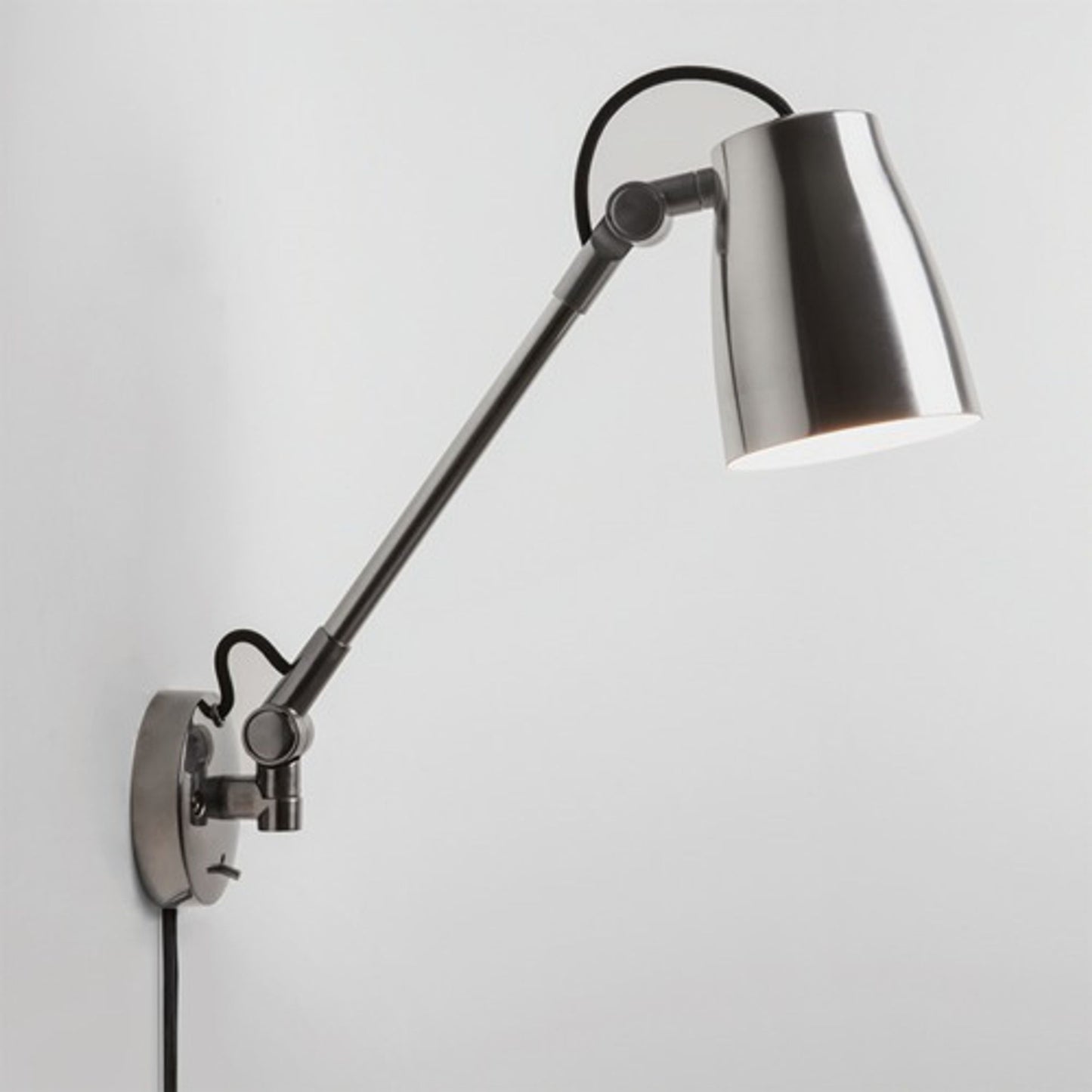 Atelier Grande Wall Light