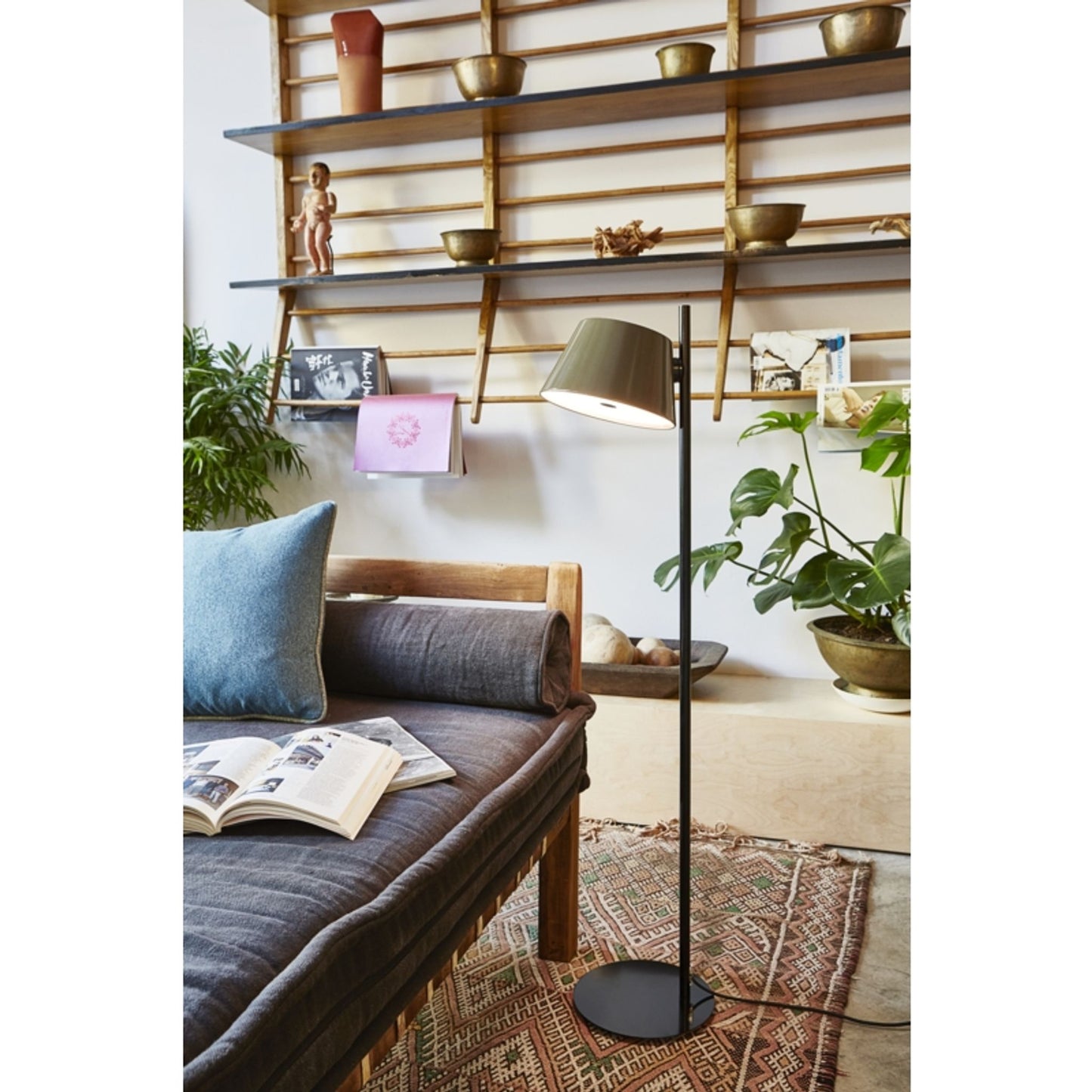 Tam Tam Floor Lamp in Black