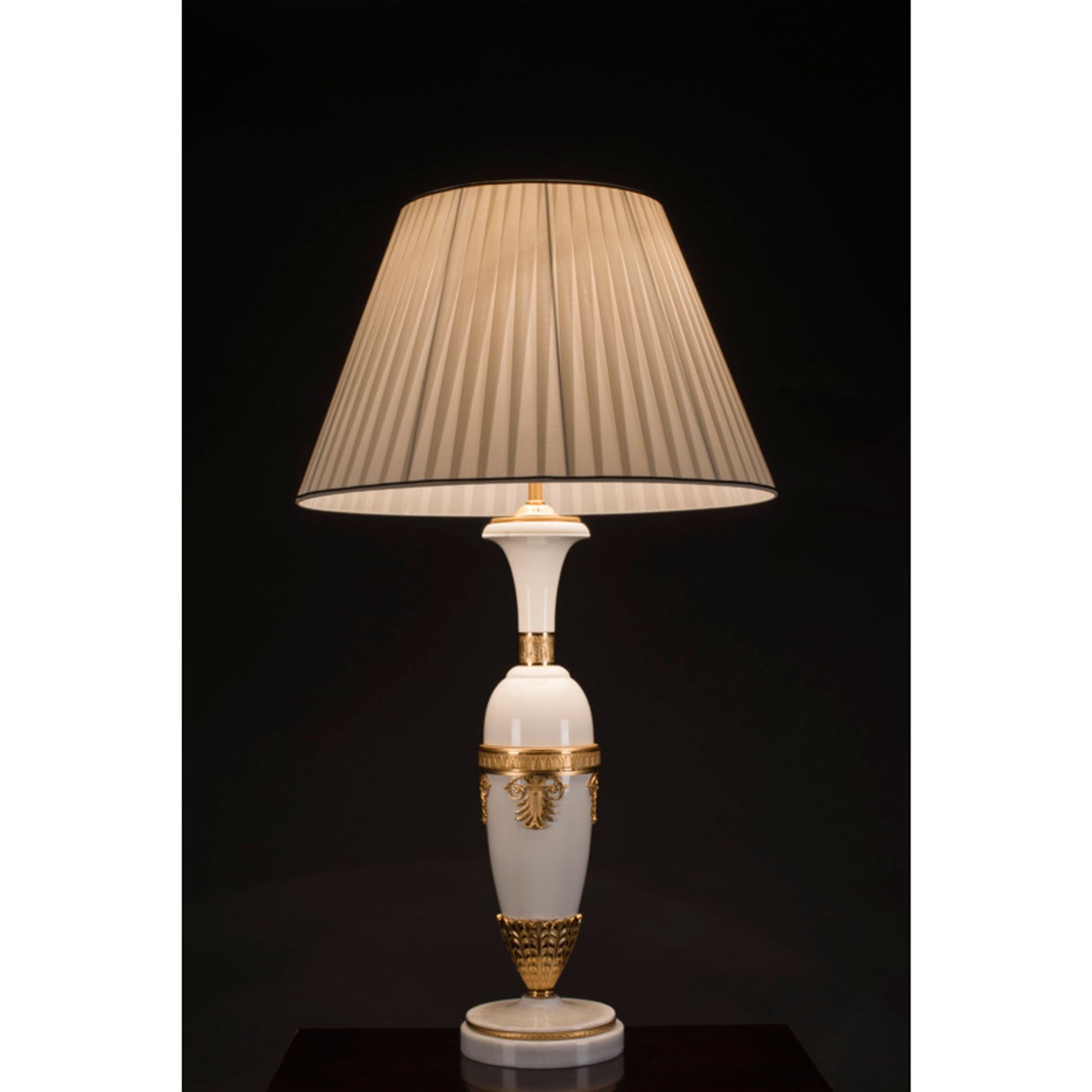 Royal Heritage Table Lamp with Linen Shade