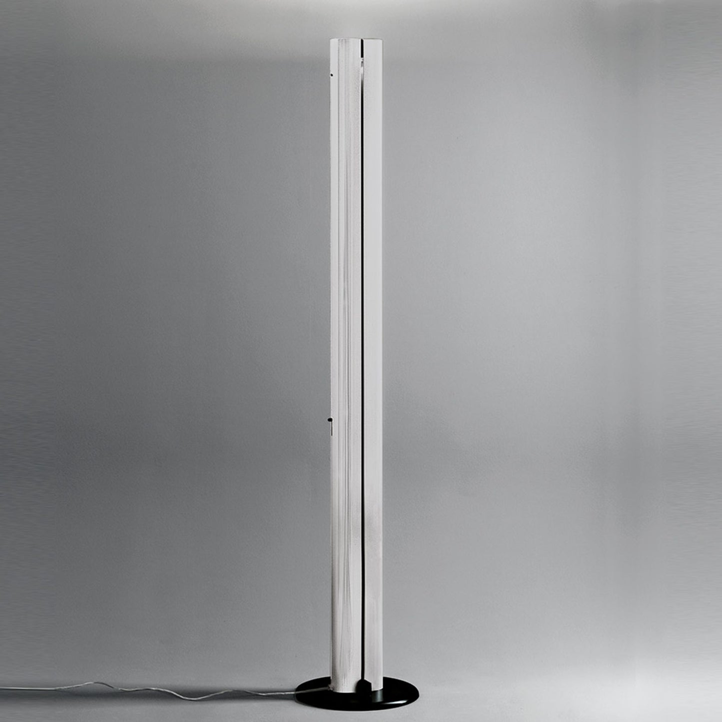 Megaron Floor Lamp