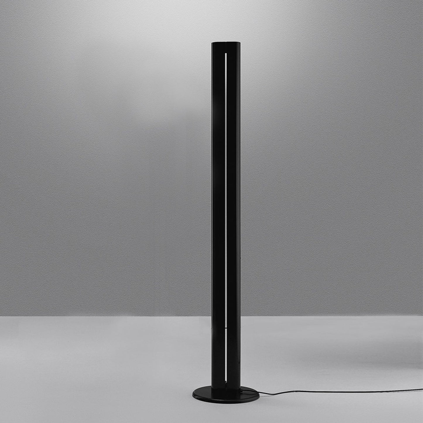 Megaron Floor Lamp