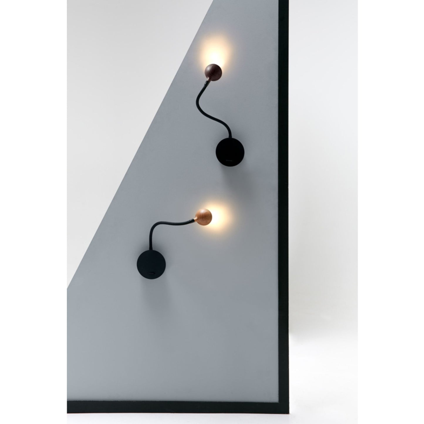 NÂº8 LED Adjustable Wall Light