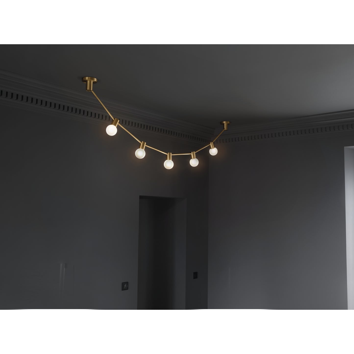 14 Juillet Extra Large LED Pendant with Linked Chain Five-Glass Ball