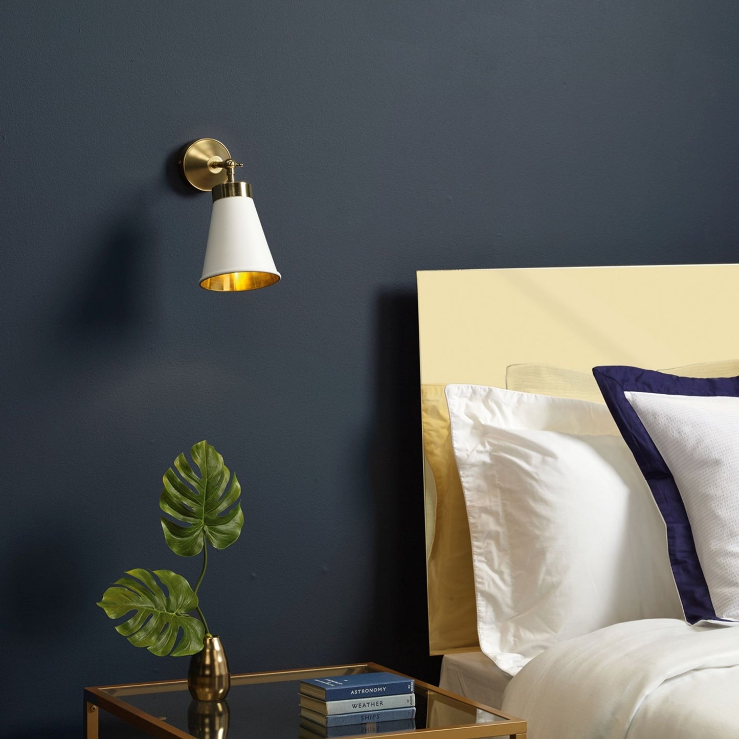 Hyde Single Wall Light