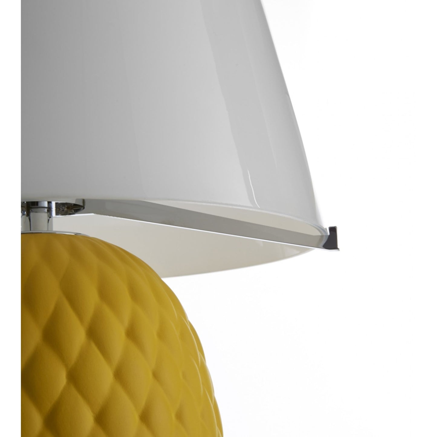 Pineapple Table Lamp with Rhombus Texture Shape