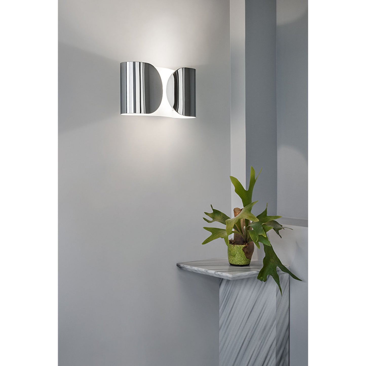 Foglio Up & Down LED Wall Light with Organic Curved Shaped Steel