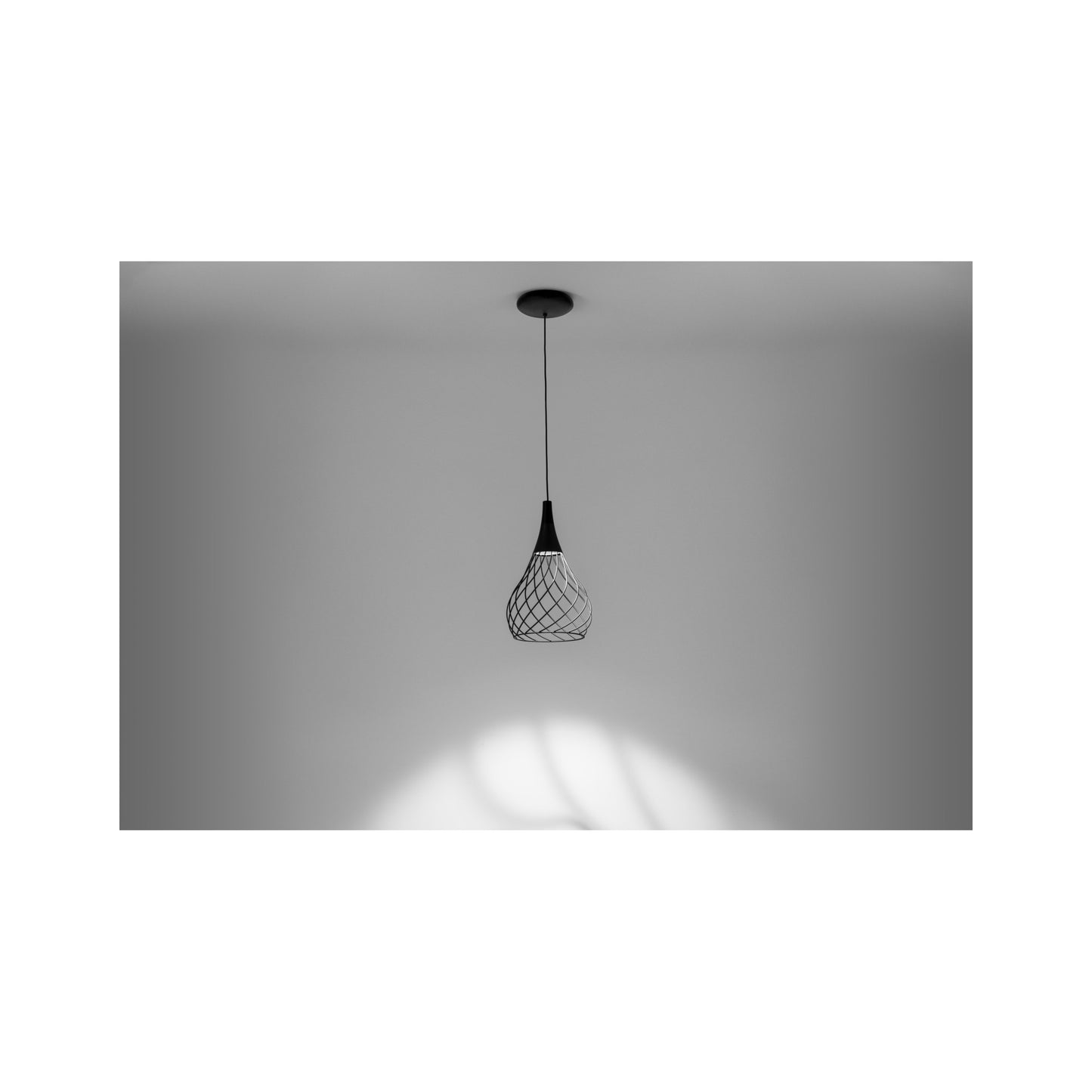 Mongolfier P1 Small LED Pendant with An Organic Circular Shaped