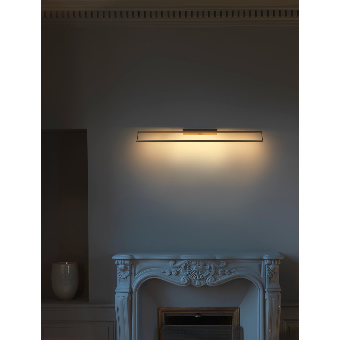 Link 985 Extra-Large LED Wall Light with Simple & Minimalist Frame