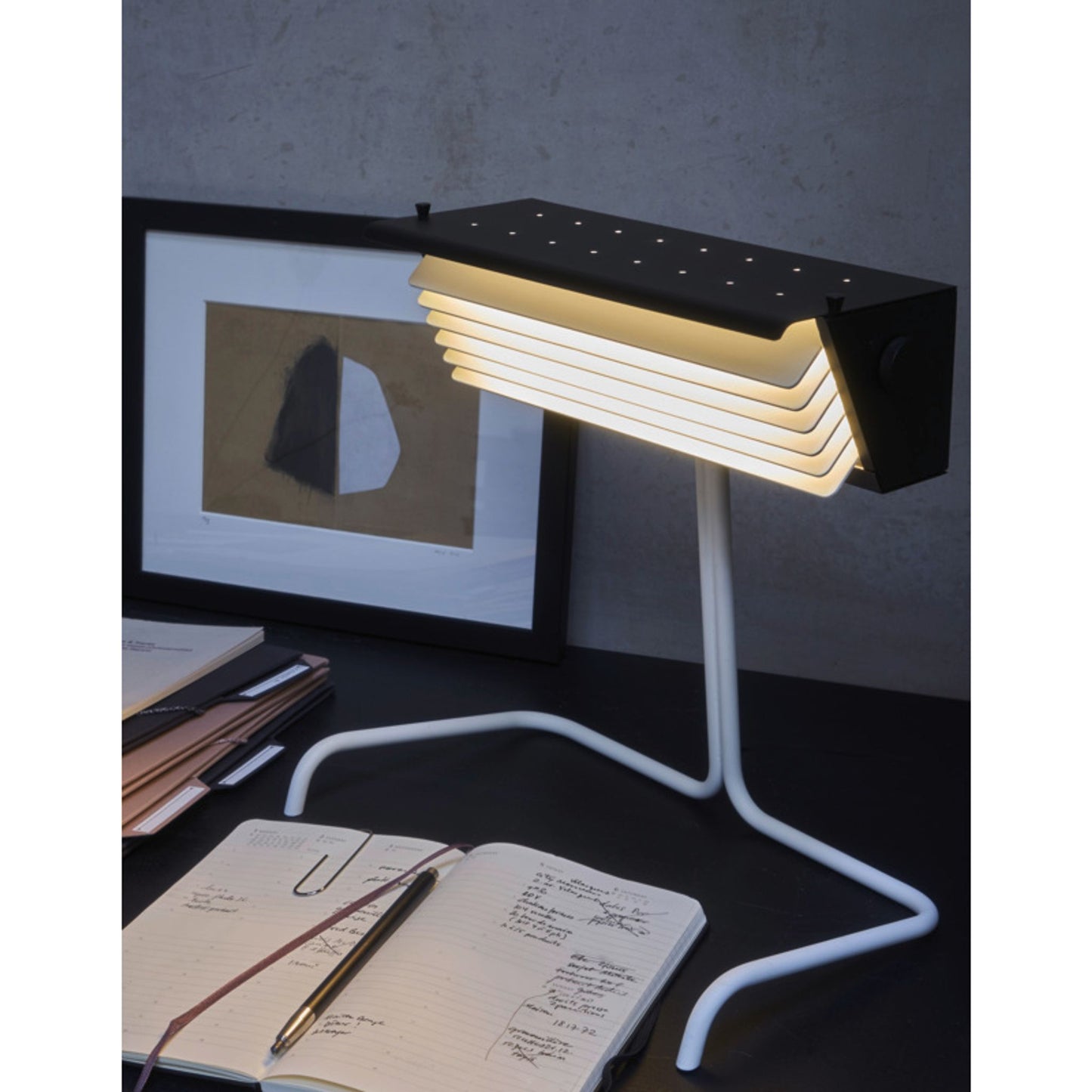 Biny Black Head Metal Table Lamp