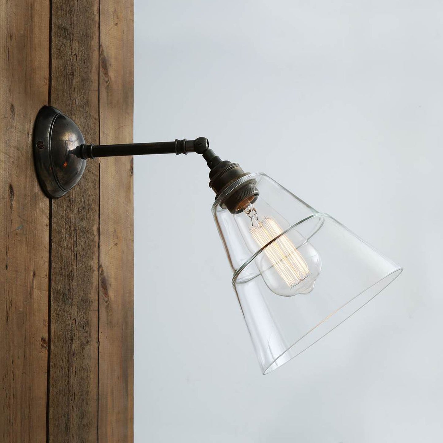 Straff Industrial Wall Light