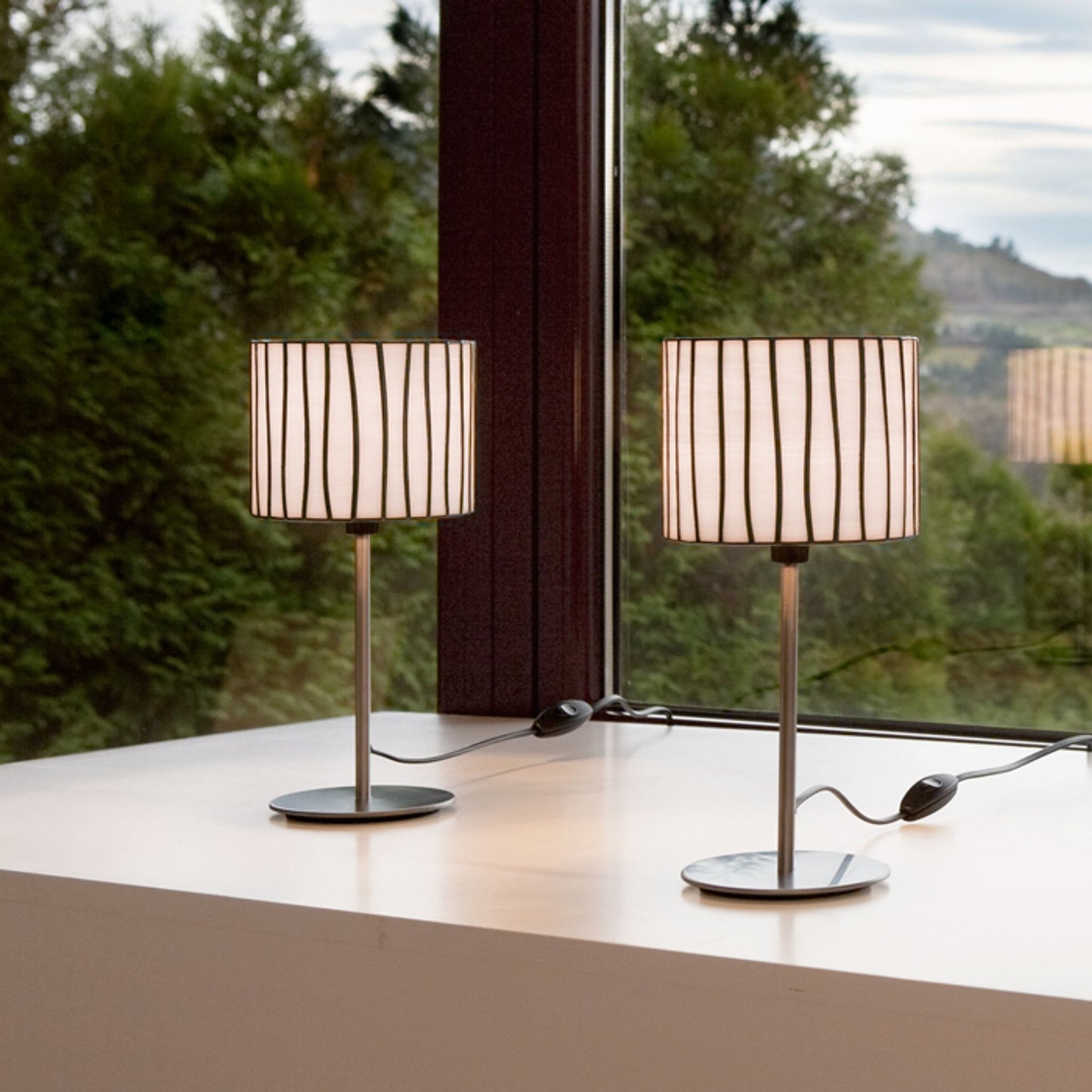 Curvas Small Table Lamp