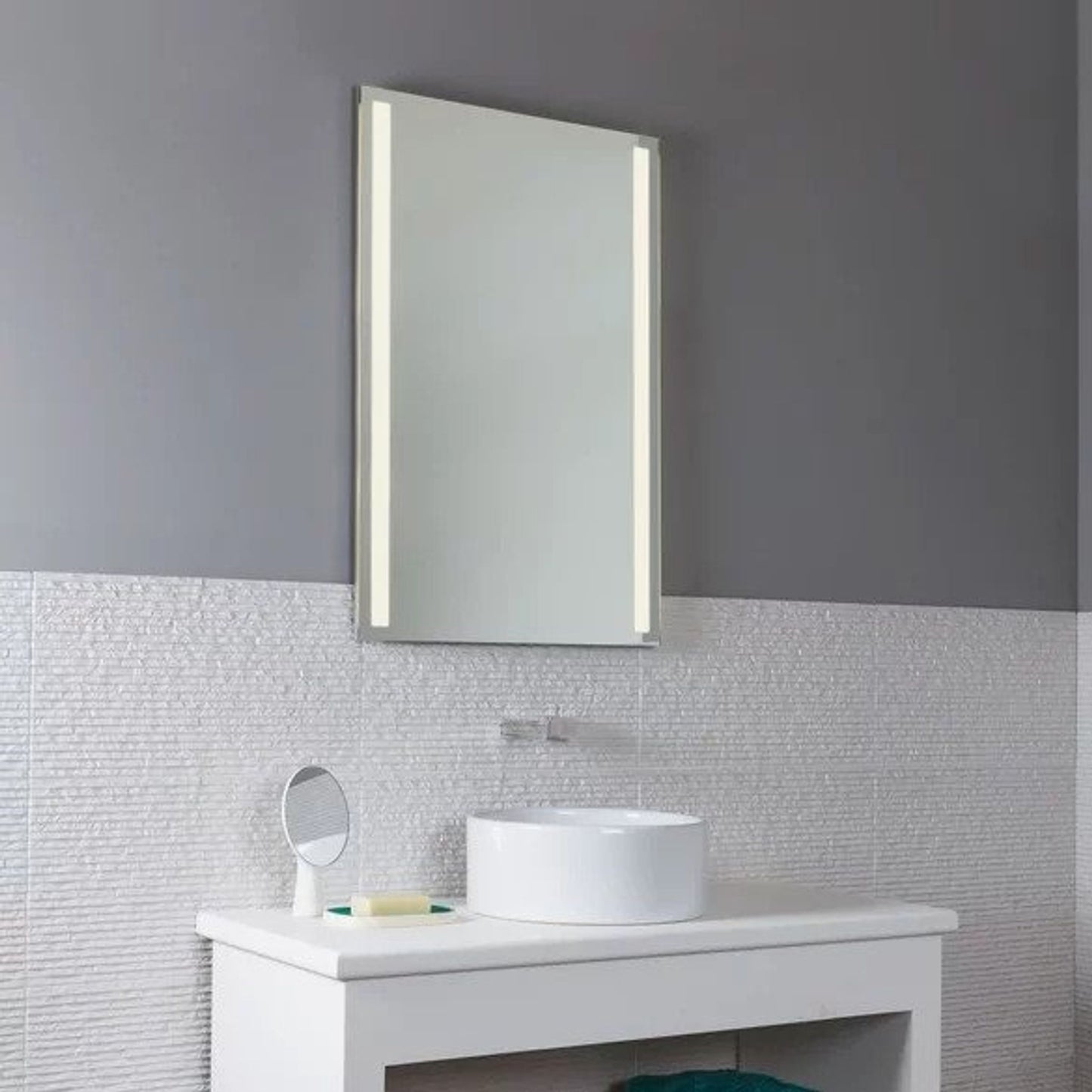 Avlon 900 LED Wall Mirror Light