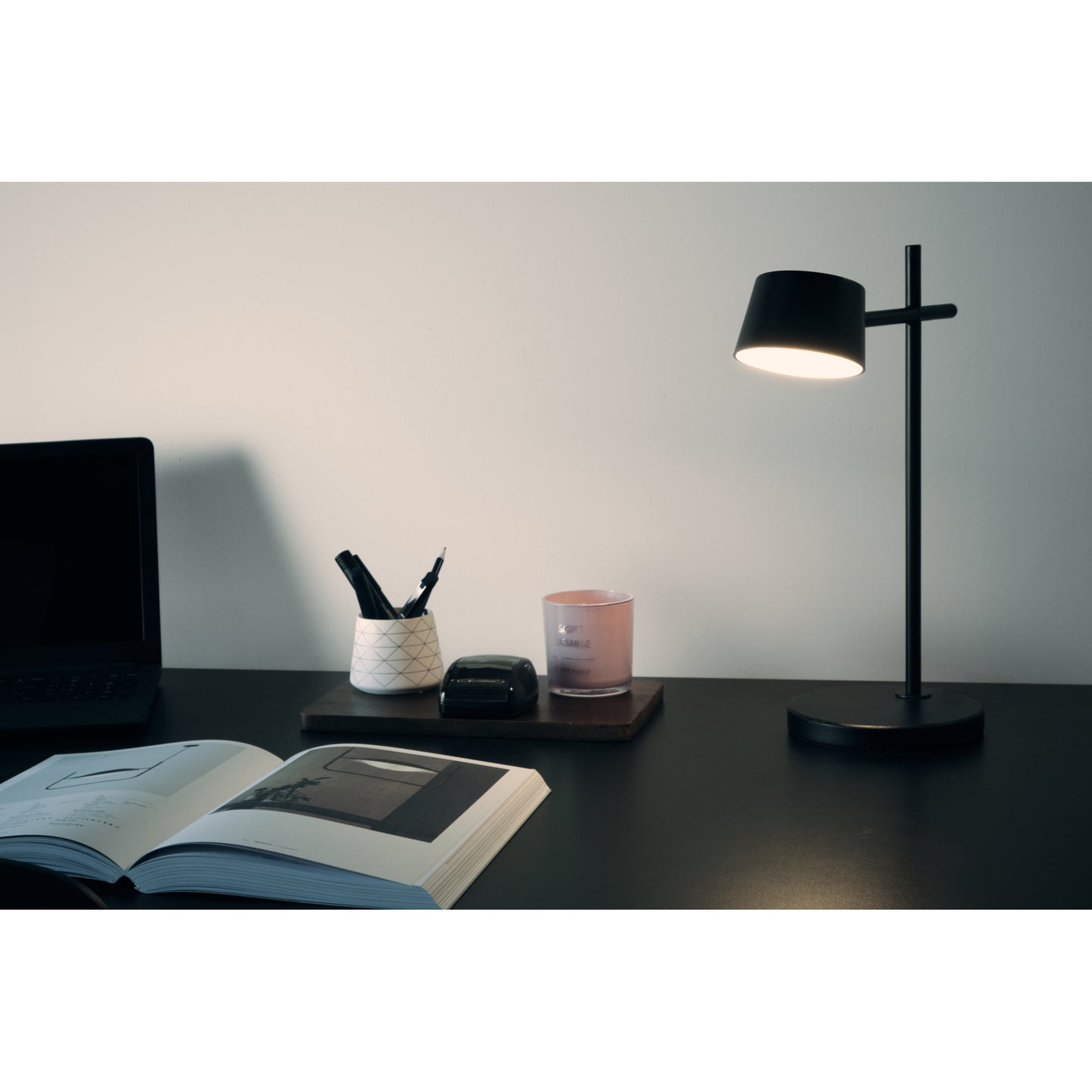 Nera LED Table Lamp Matt Black