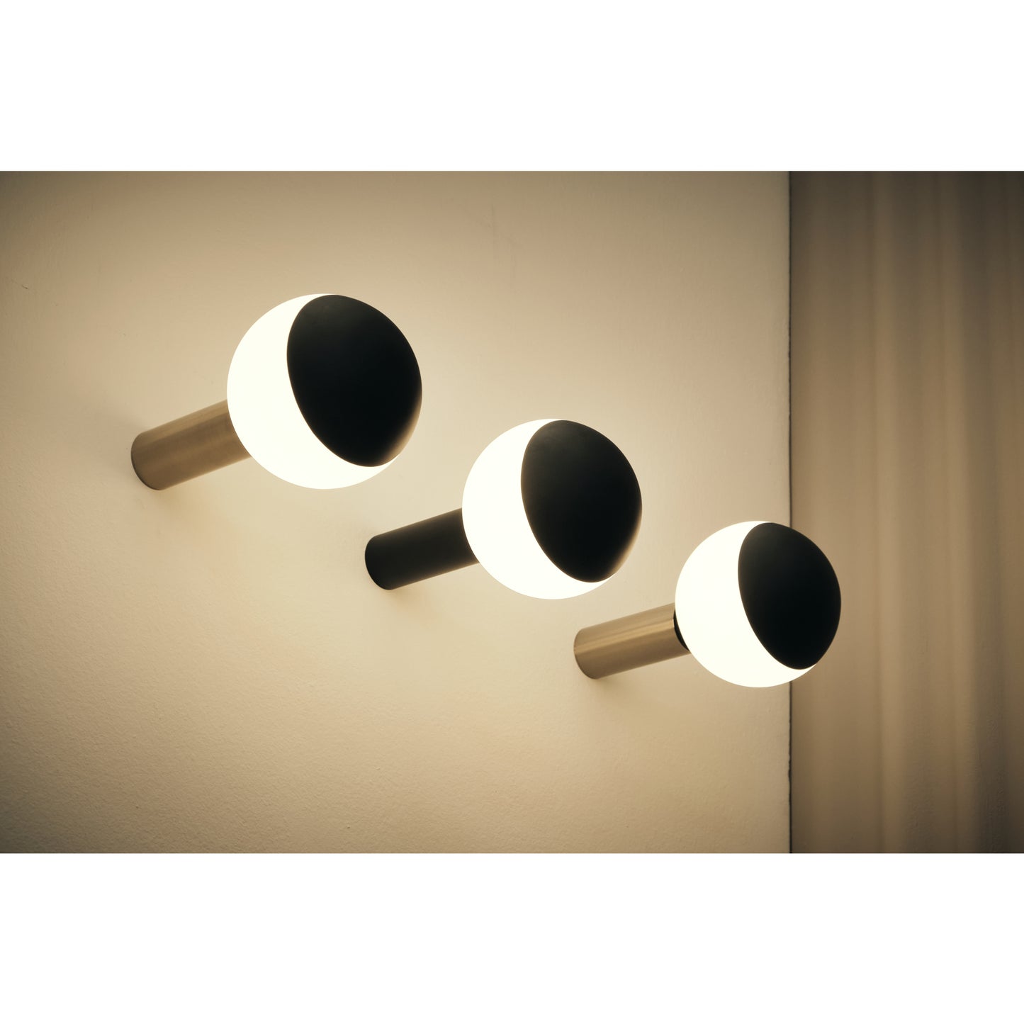 Pin Wall Light