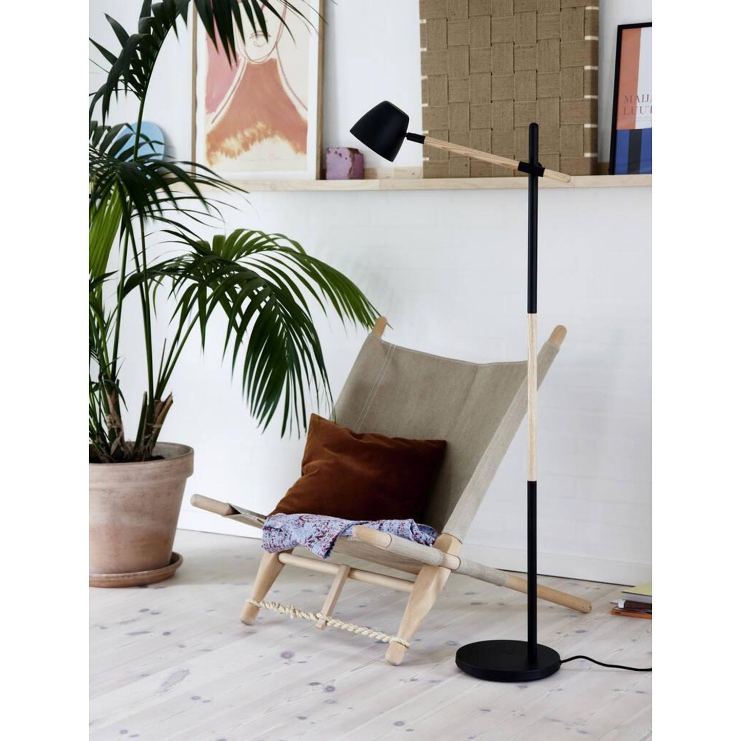 Theo Floor Lamp Black & Wood