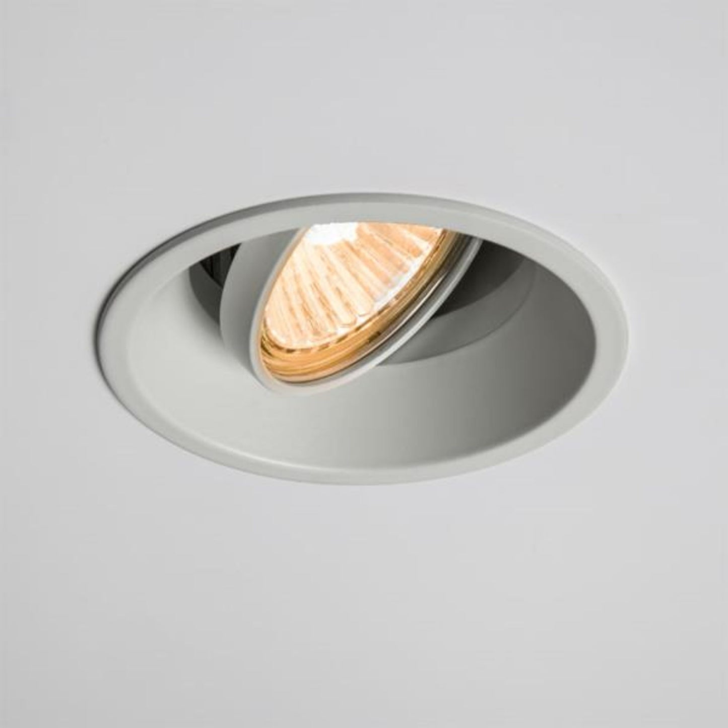 Minima Round Adjustable Recessed Downlight