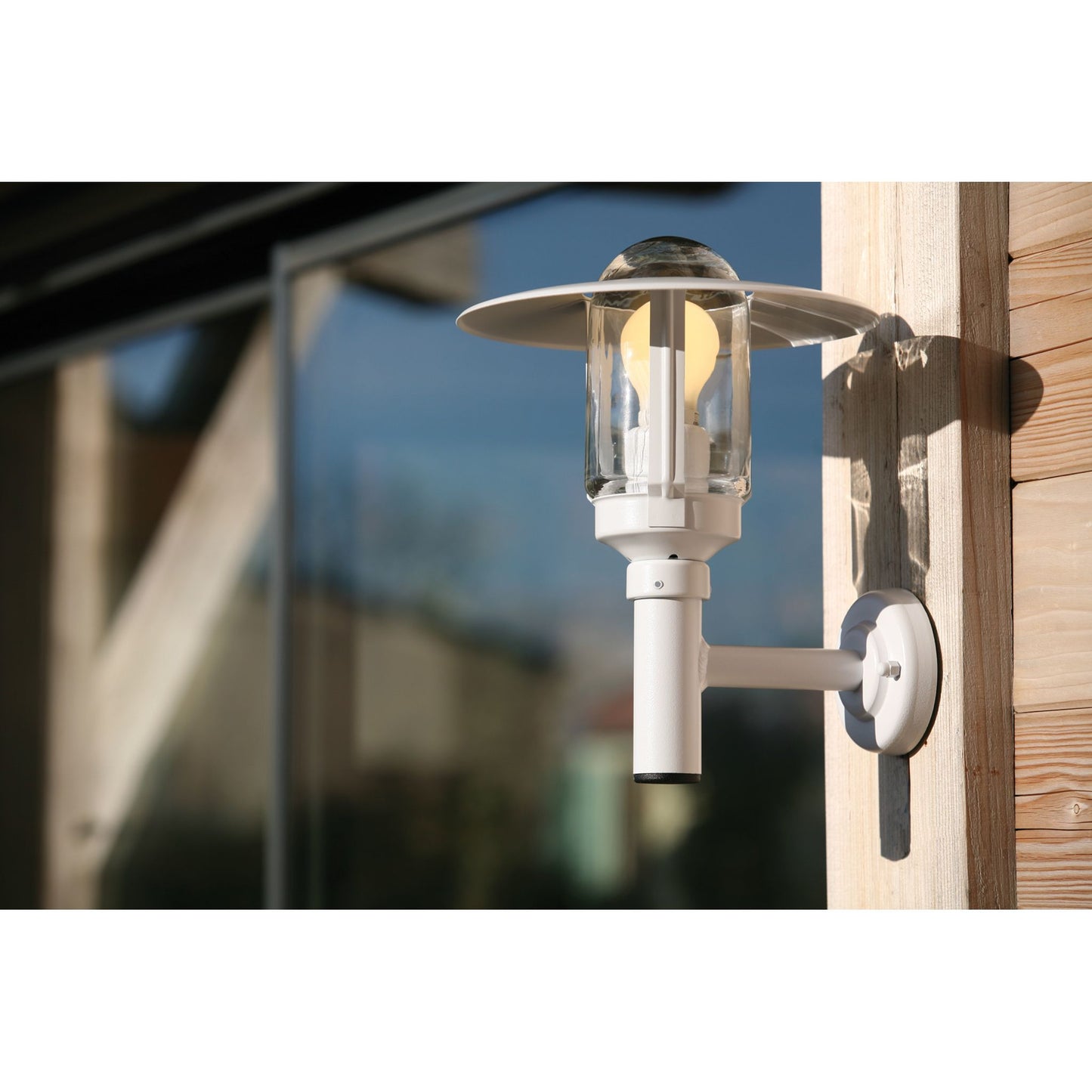 Newpark Model 2 Upwards Wall Bracket with Clear Glass