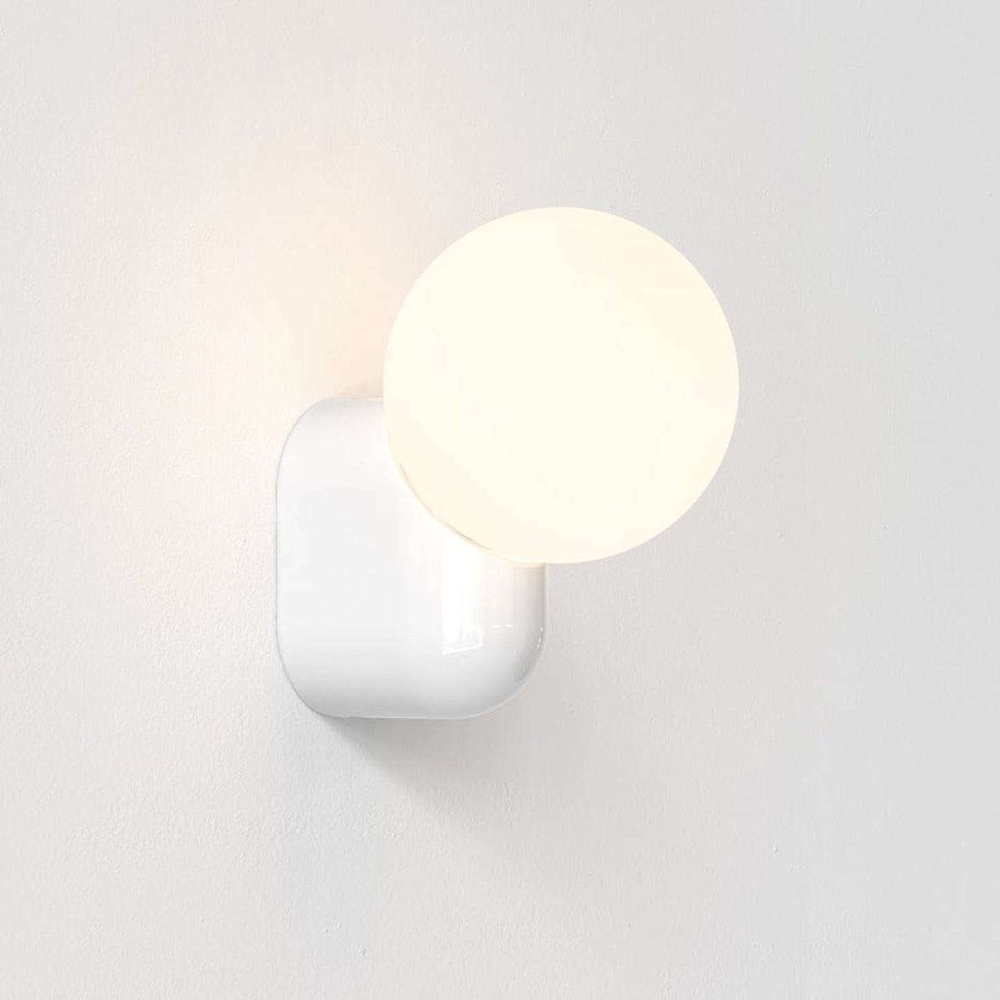 Lyra Wall Single Light in Gloss Glaze White