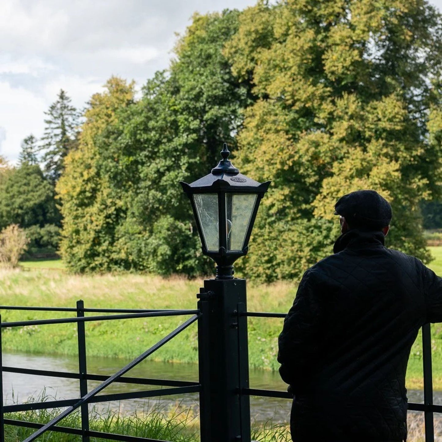 Victorian traditional cast iron pier light for narrow pier caps 0.6m