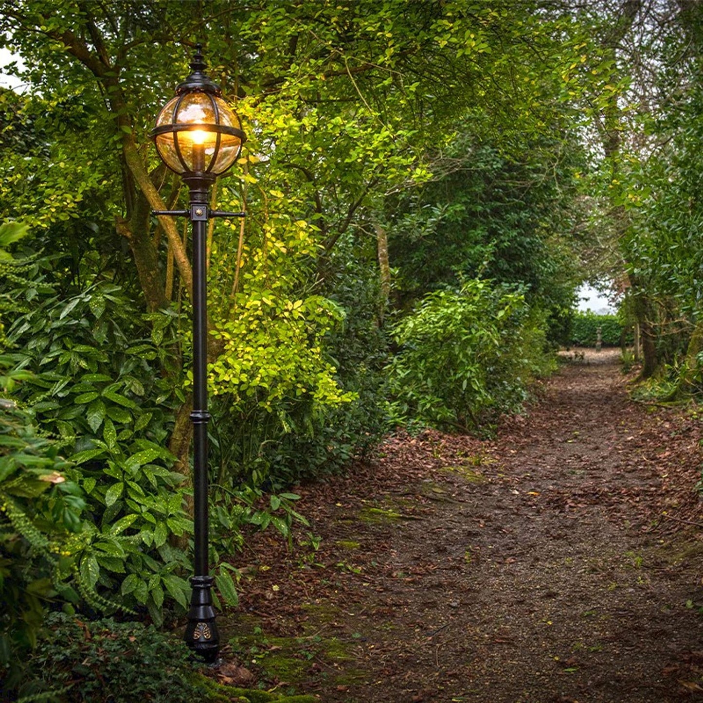 Victorian globe lamp post in cast iron 2.7m