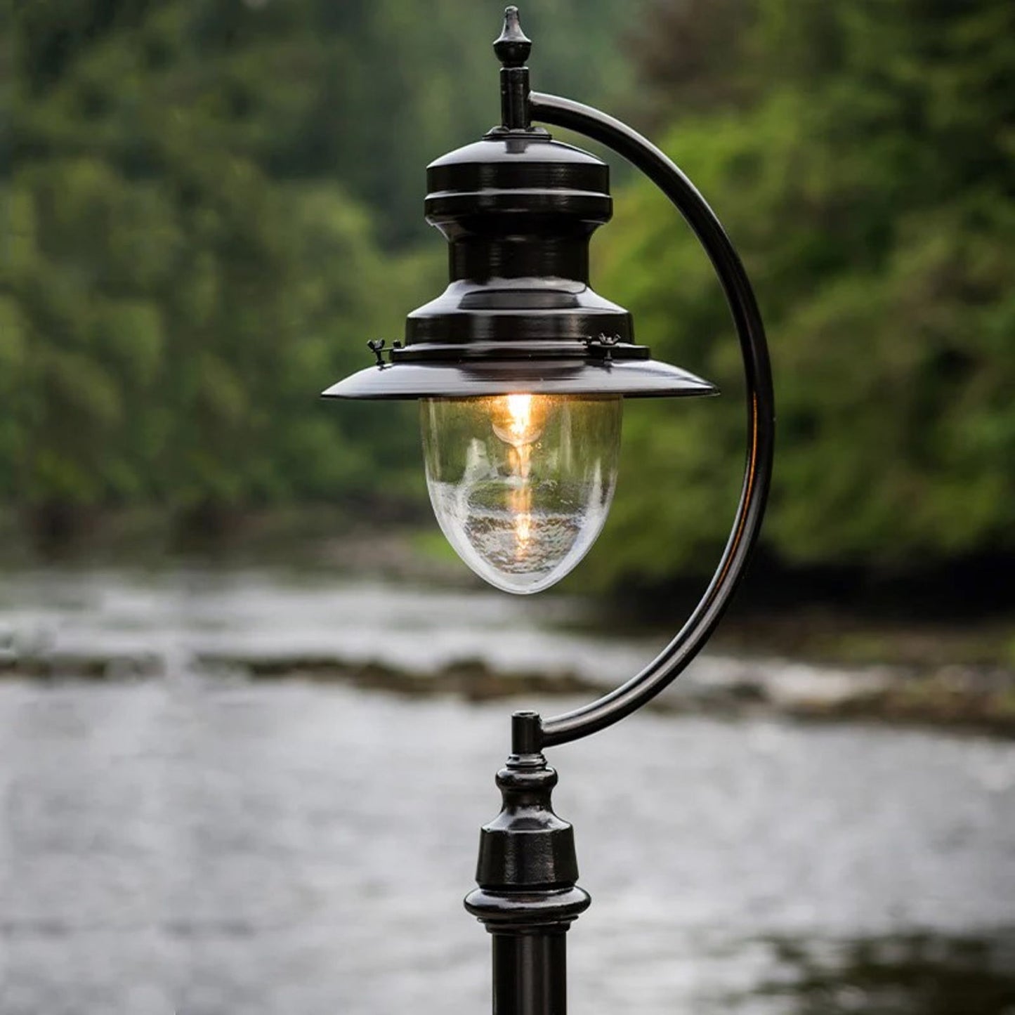 Vintage tear drop lamp post in cast iron and steel 3.7m