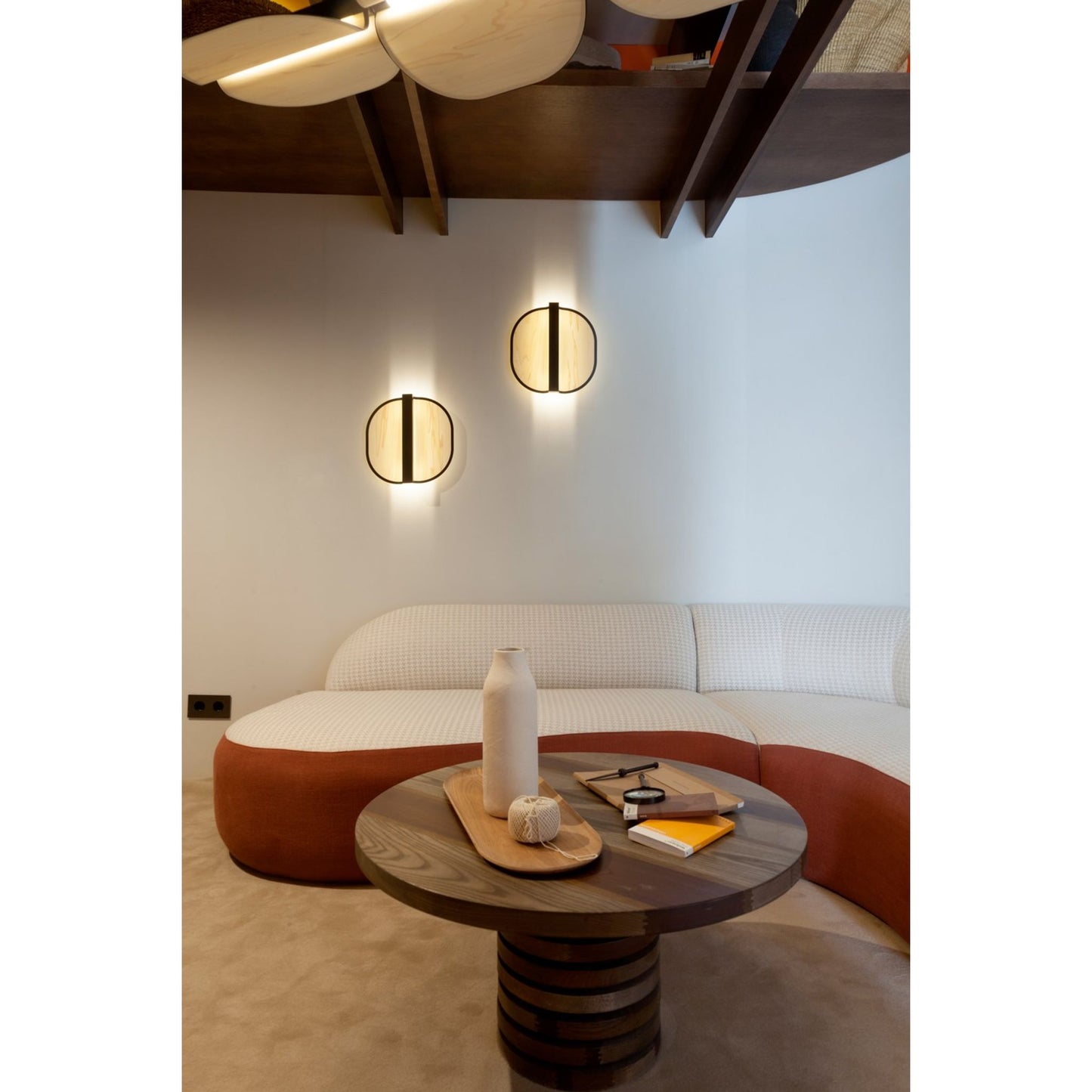 Omma Wall Light