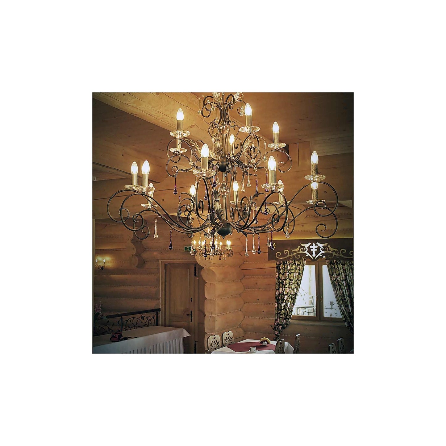 Amarilli 15-Light Chandelier