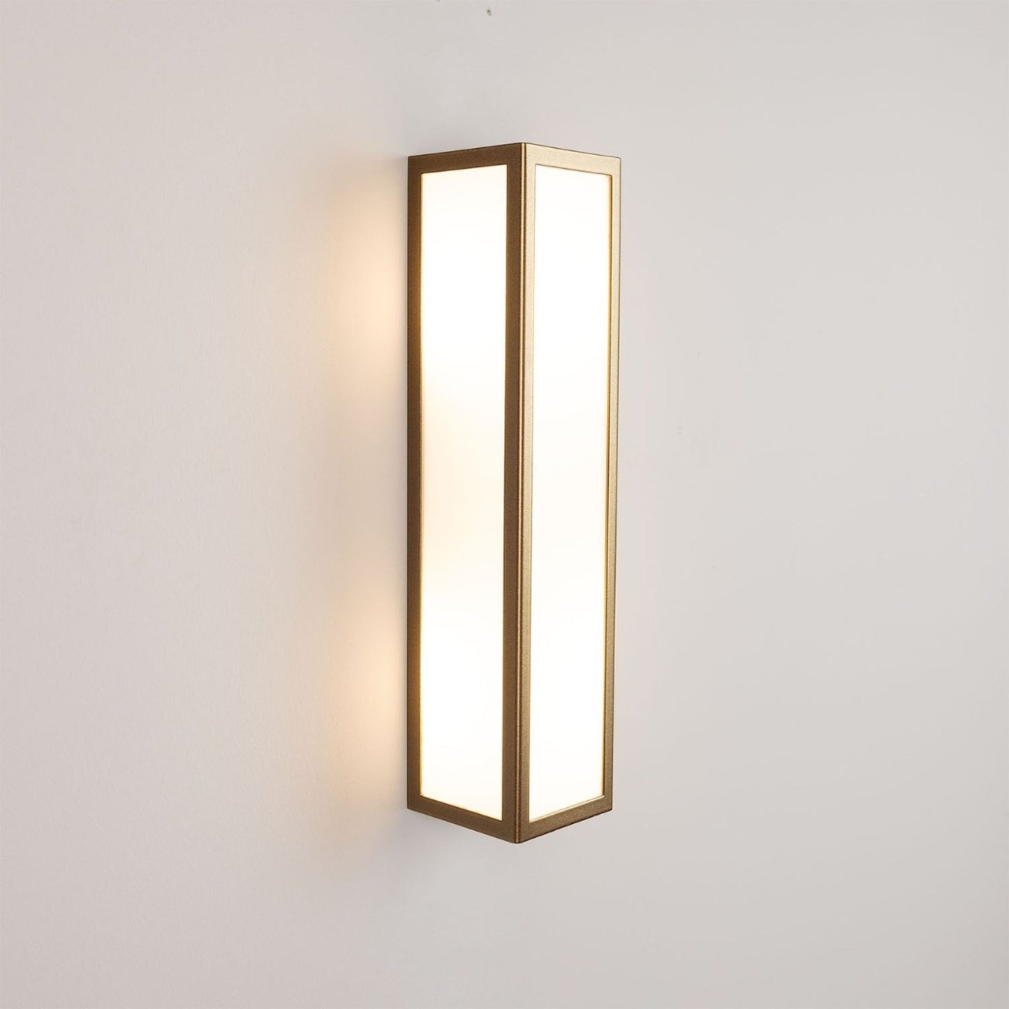 Bata Modern Bathroom Wall Light