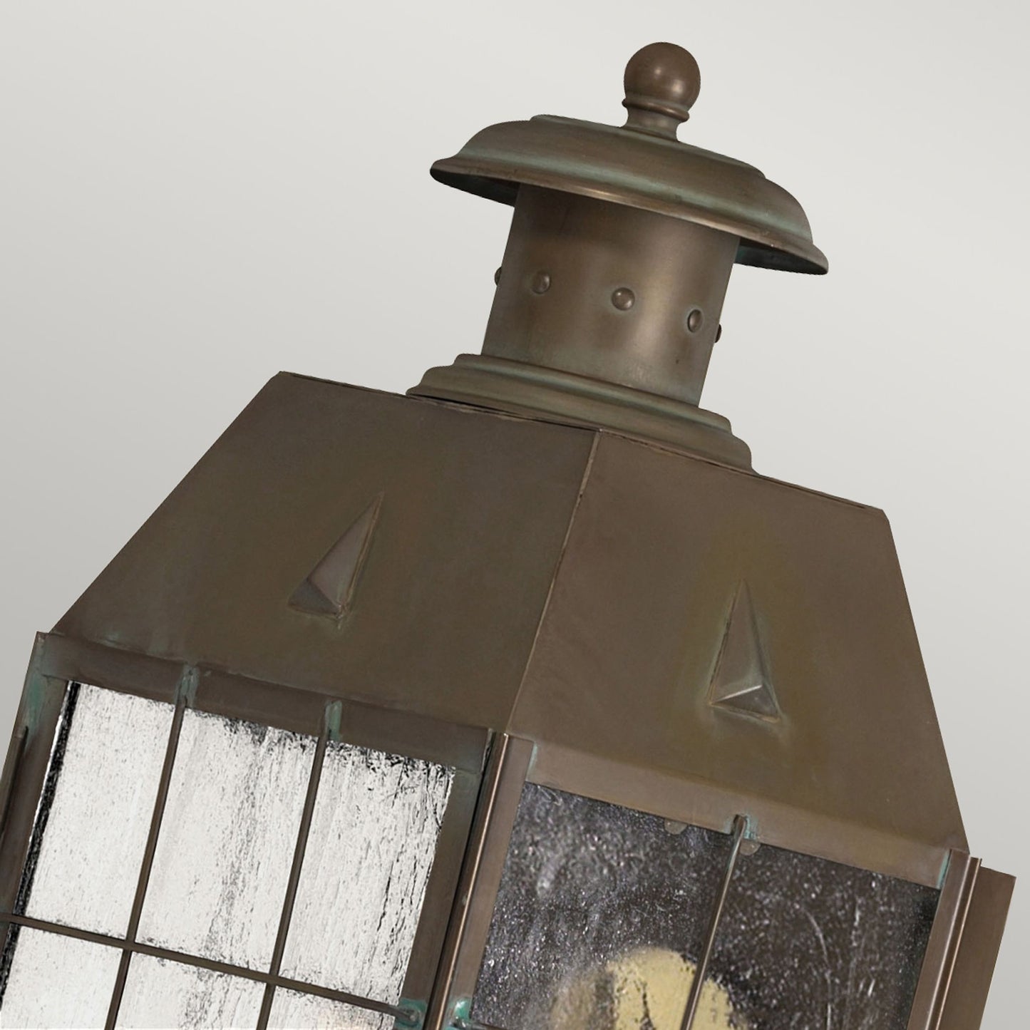 Nantucket Wall Lantern in Aged Brass